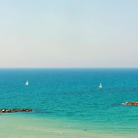 Excellent Beachfront Apt W/ Pool Access By Sea N' Rent Тель-Авів Екстер'єр фото