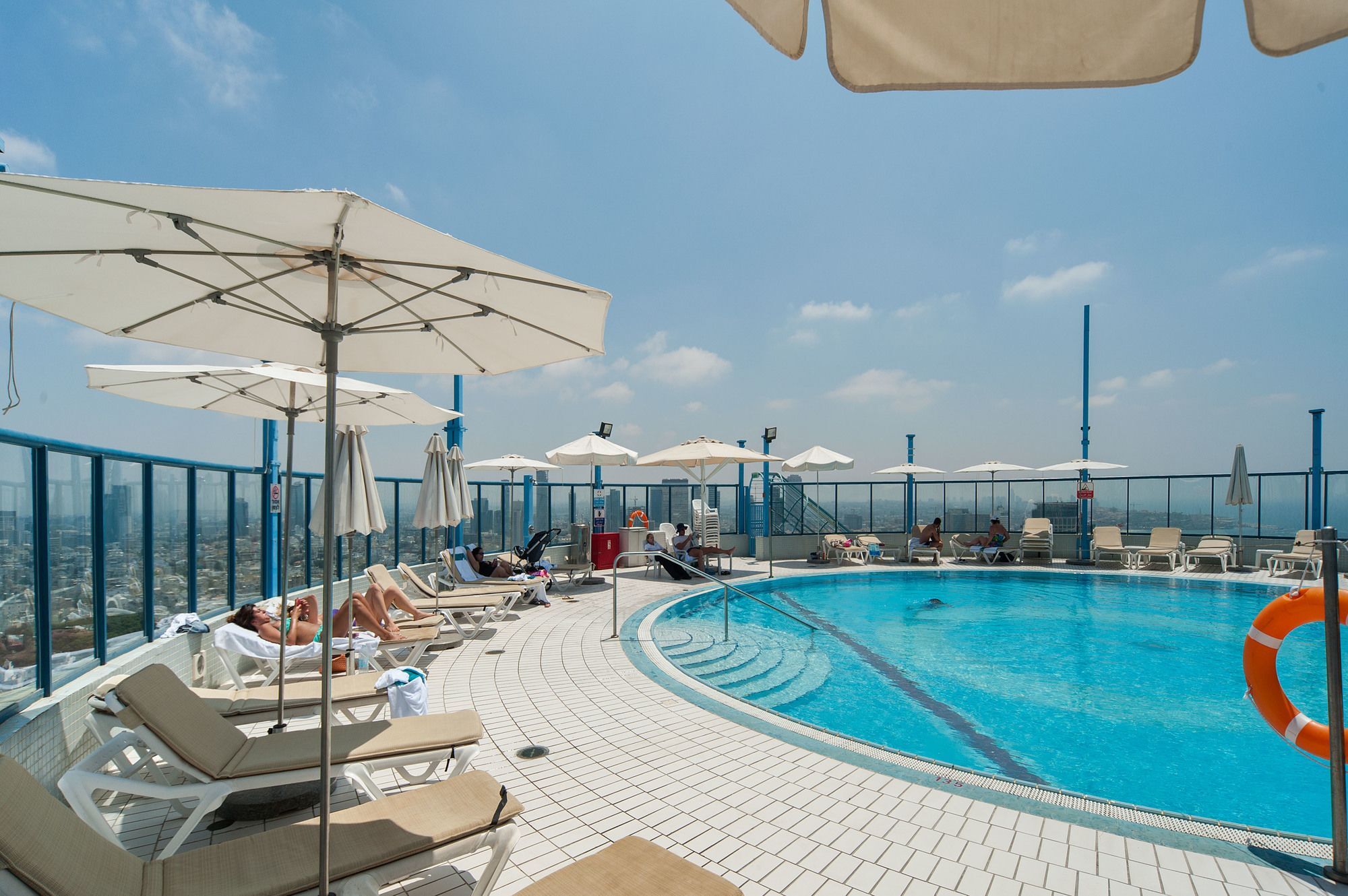 Excellent Beachfront Apt W/ Pool Access By Sea N' Rent Тель-Авів Екстер'єр фото