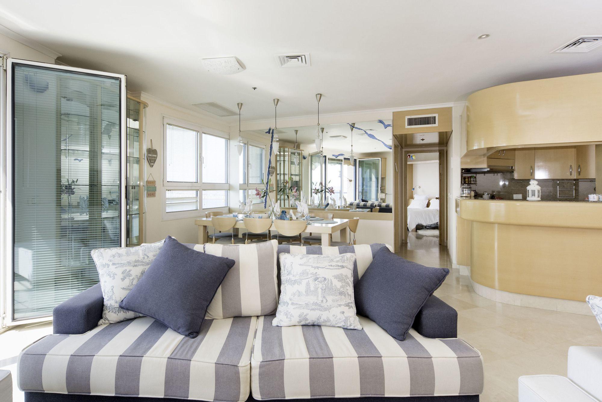 Excellent Beachfront Apt W/ Pool Access By Sea N' Rent Тель-Авів Екстер'єр фото