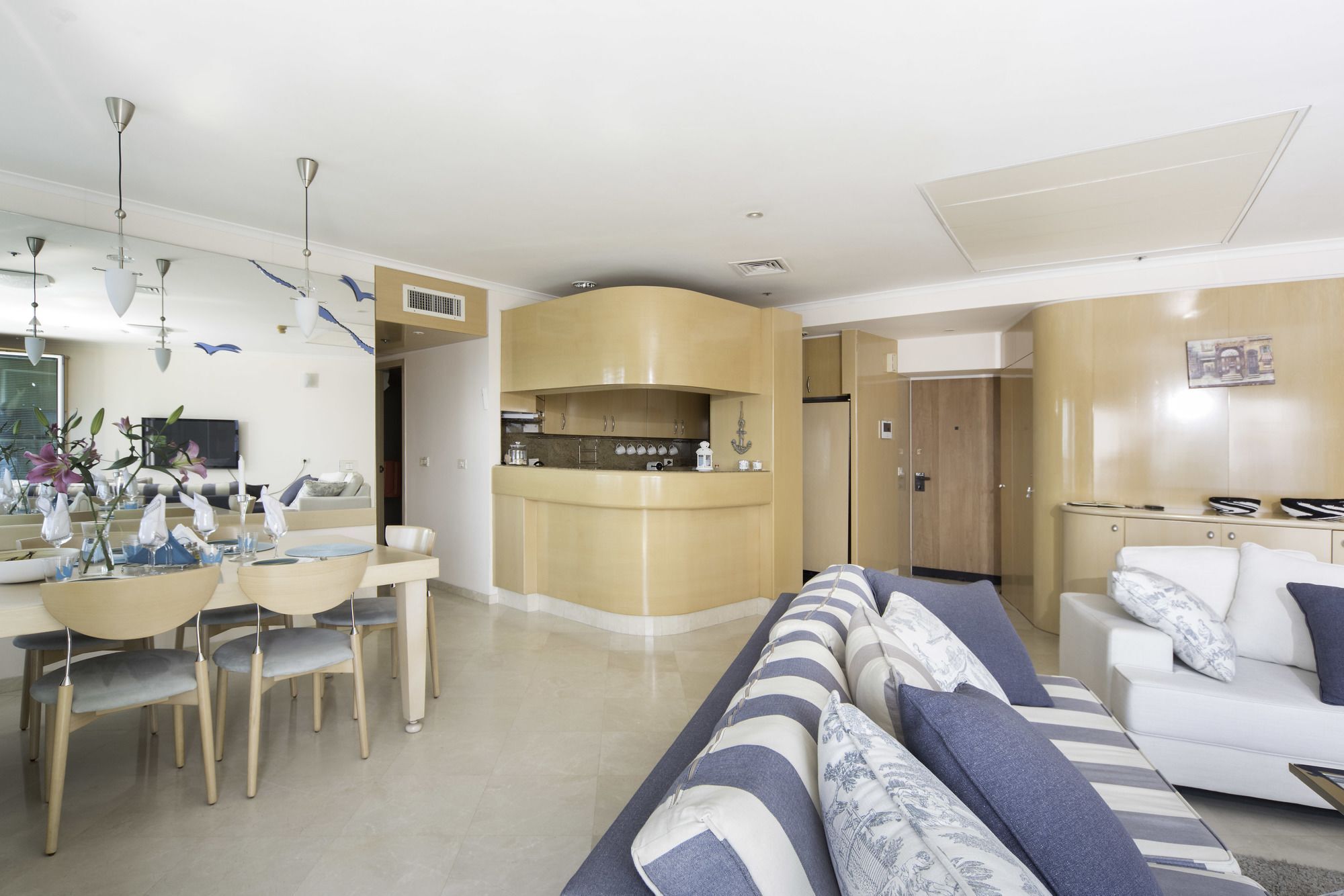 Excellent Beachfront Apt W/ Pool Access By Sea N' Rent Тель-Авів Екстер'єр фото
