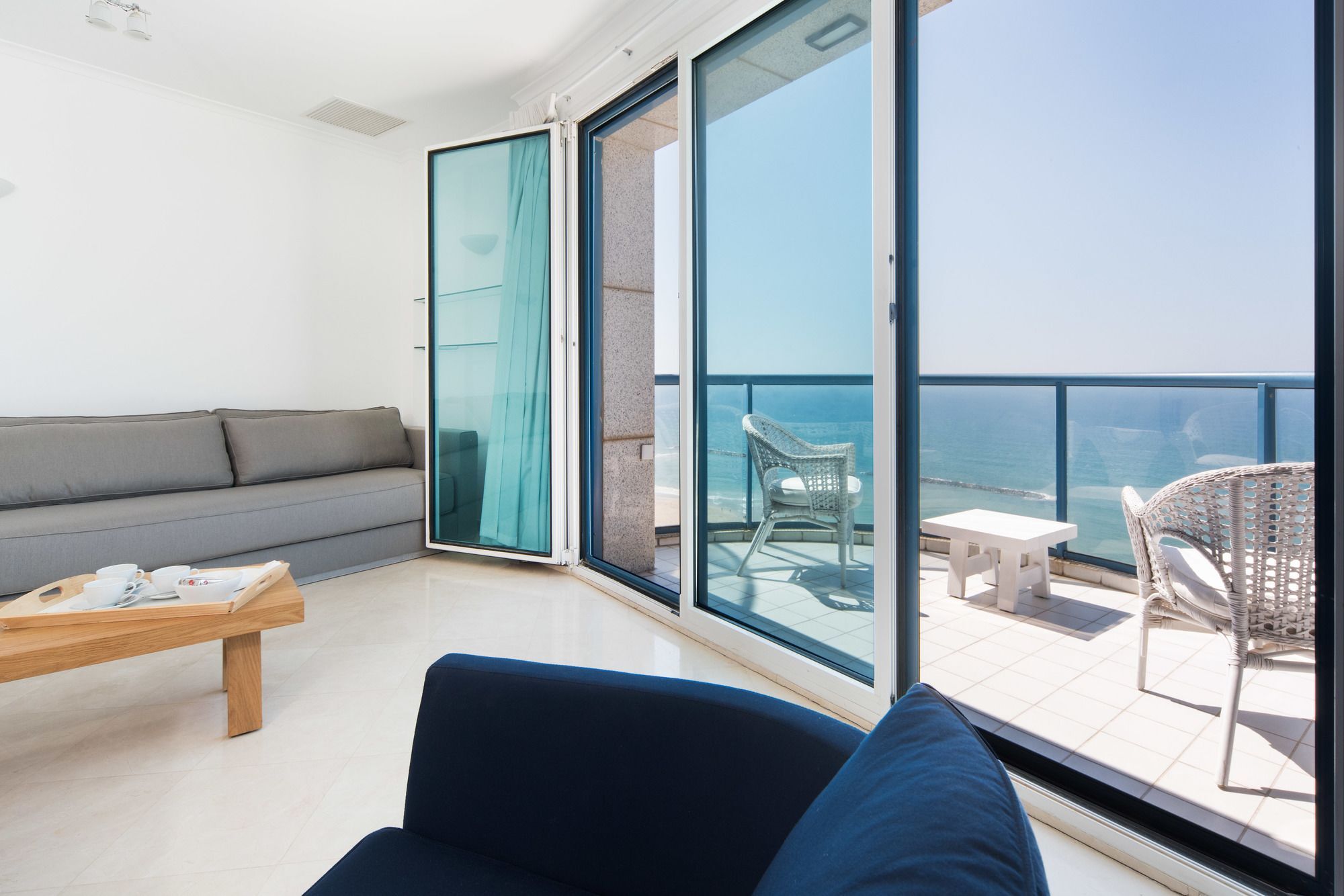 Excellent Beachfront Apt W/ Pool Access By Sea N' Rent Тель-Авів Екстер'єр фото