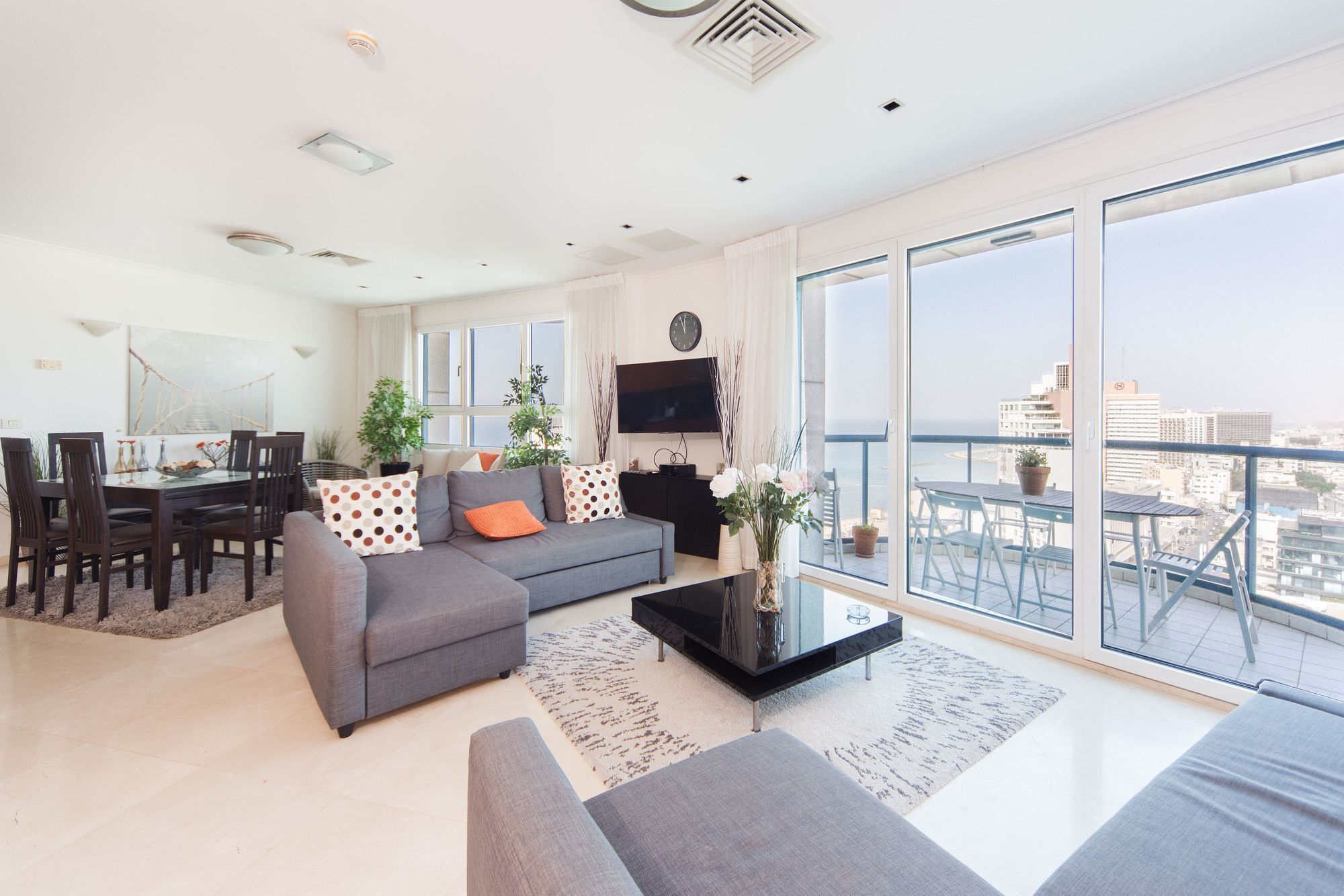 Excellent Beachfront Apt W/ Pool Access By Sea N' Rent Тель-Авів Екстер'єр фото